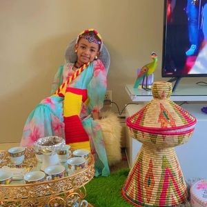 Meet your Posher, Abeba